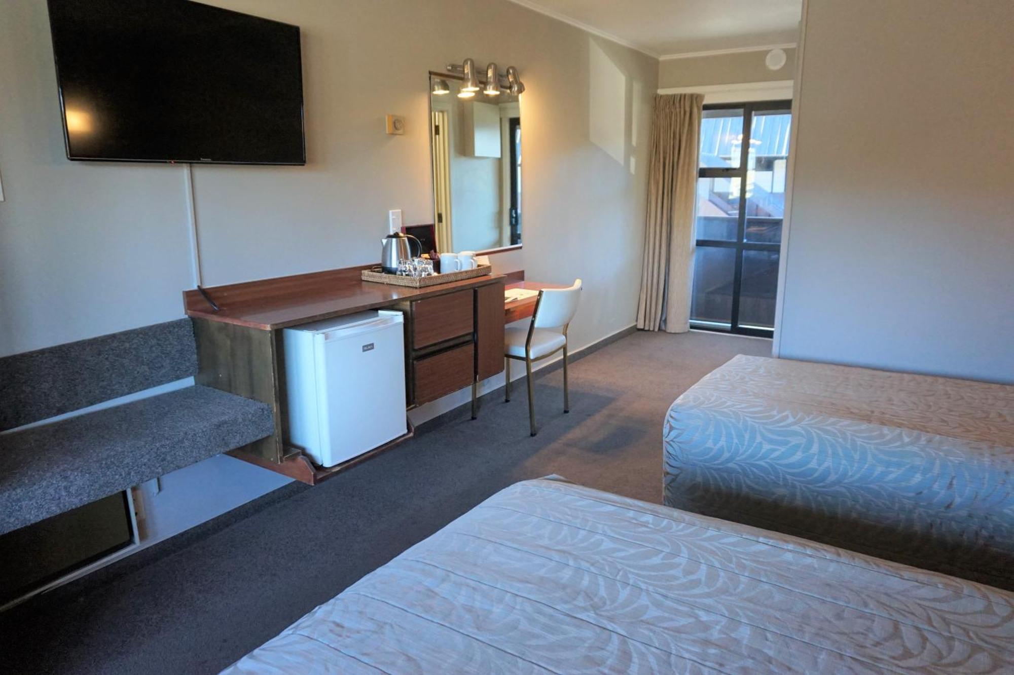 The Godley Hotel Lac Tekapo Extérieur photo