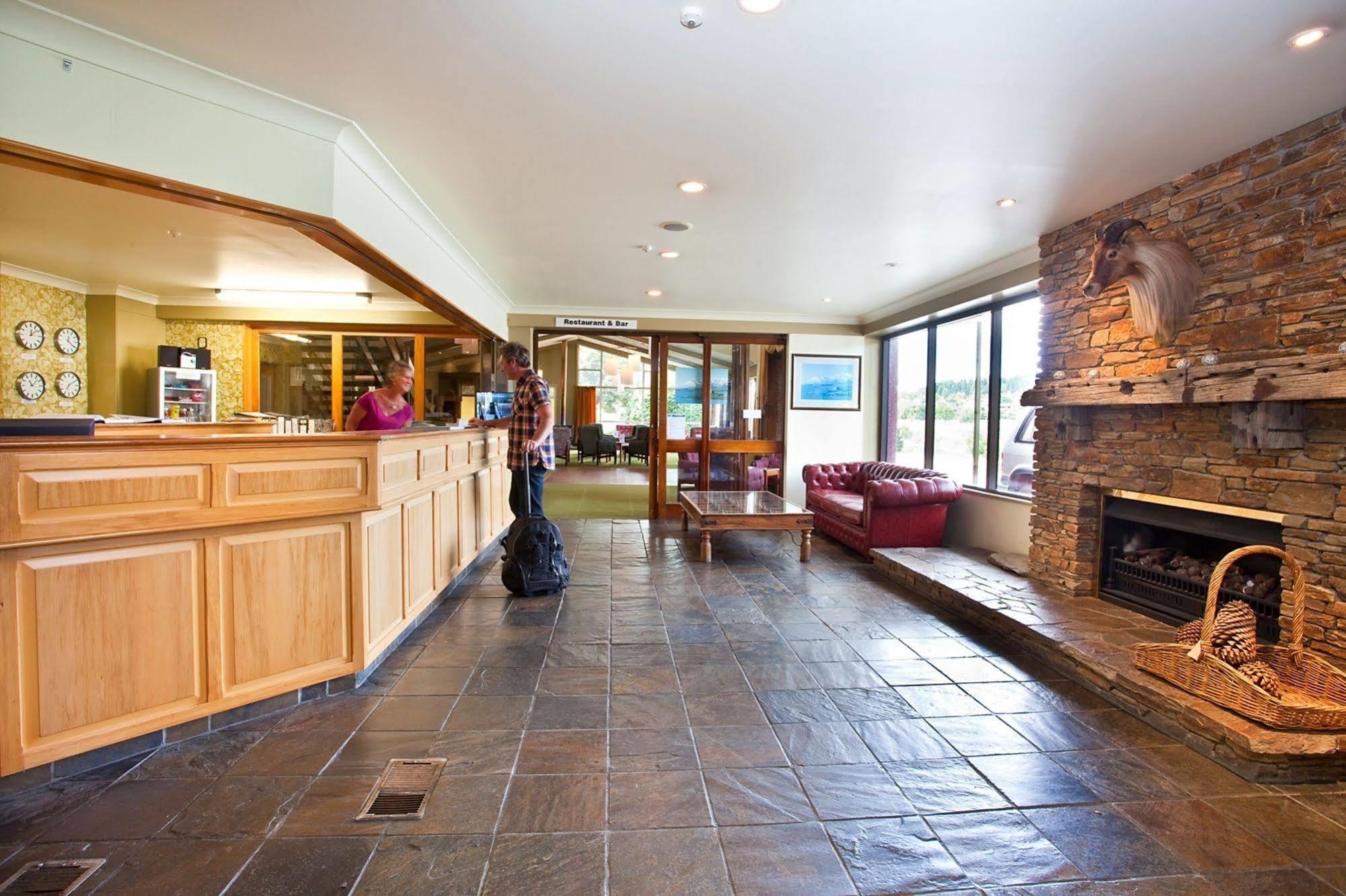 The Godley Hotel Lac Tekapo Extérieur photo