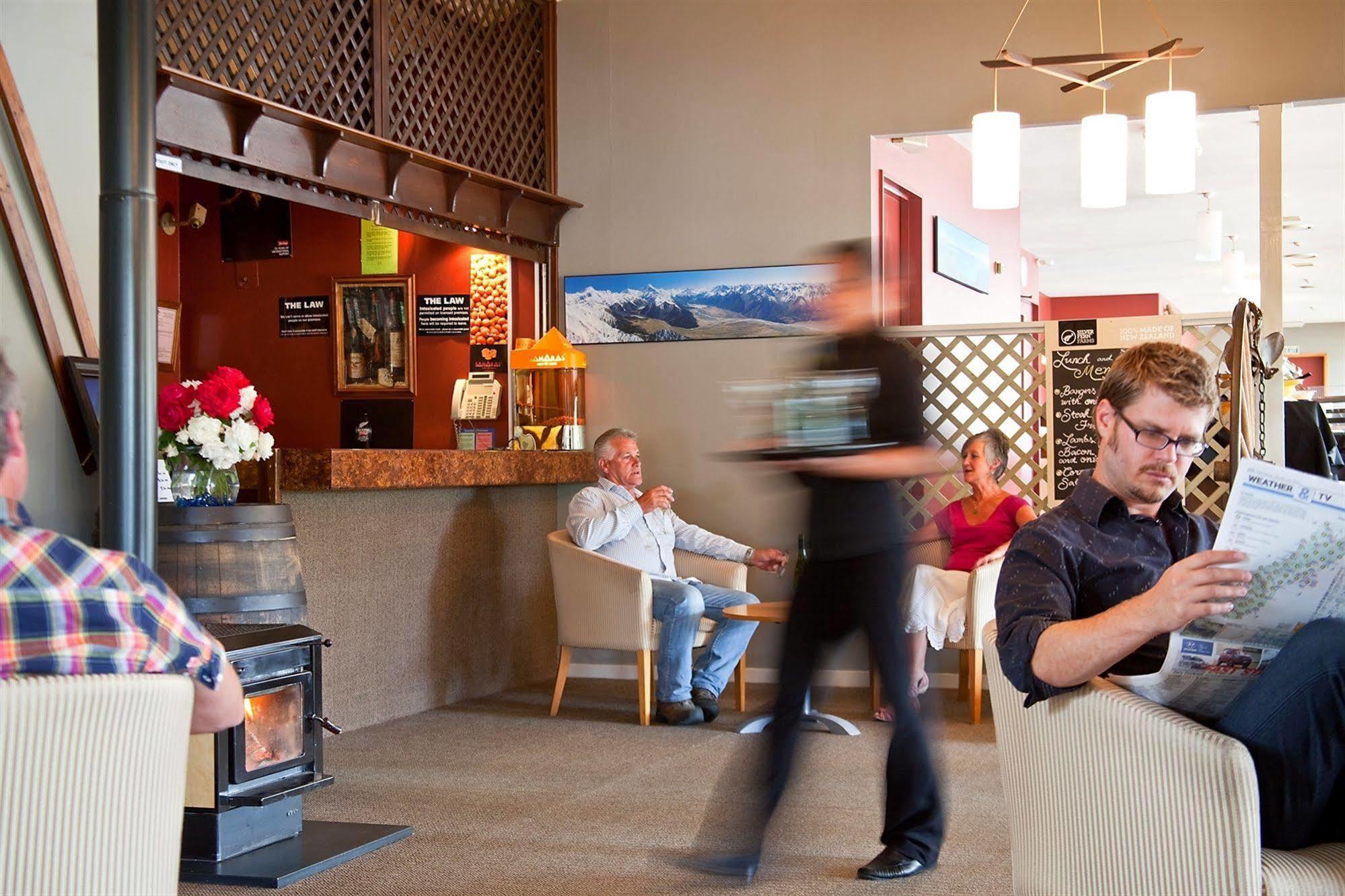 The Godley Hotel Lac Tekapo Extérieur photo